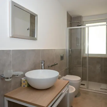 Beautiful In With Kitchen Apartment