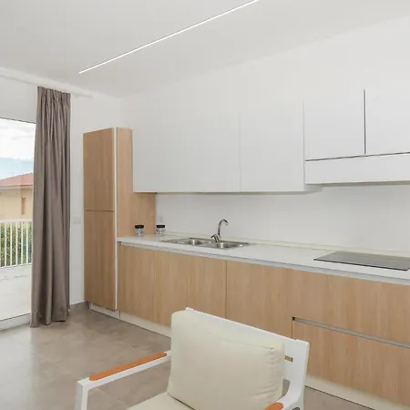 Beautiful In With Kitchen Apartment